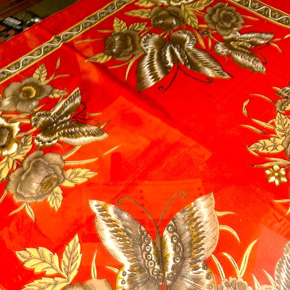 VINTAGE satin scarf / throw / wrap flowers and butterflies - Picture 3 of 4